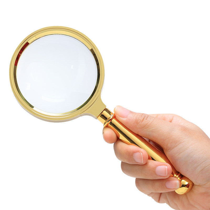 10× magnifying glass – ideal for reading small print, maps, newspapers and magazines