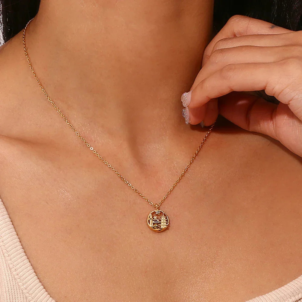 18k Landmark Adventures Travellers Necklace