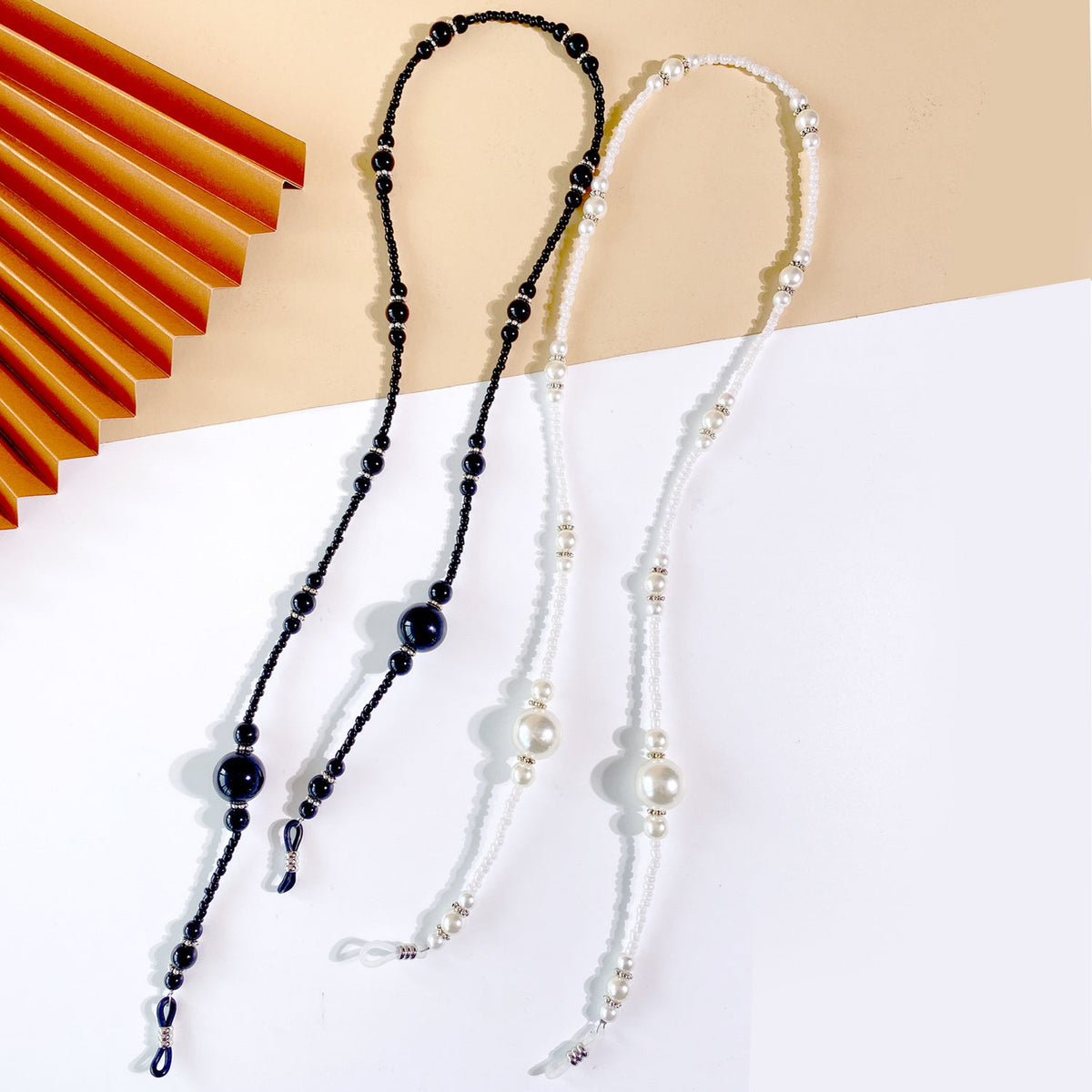 Beaded eyewear retainer necklace