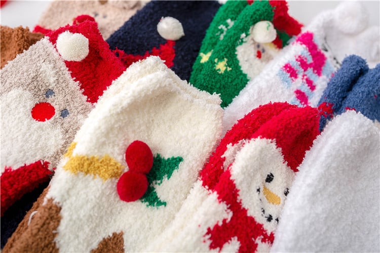 Christmas socks in gift box – plush house & cuddle socks – universal size