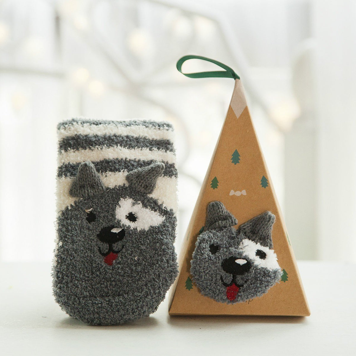 Christmas socks in gift box – plush house & cuddle socks – universal size