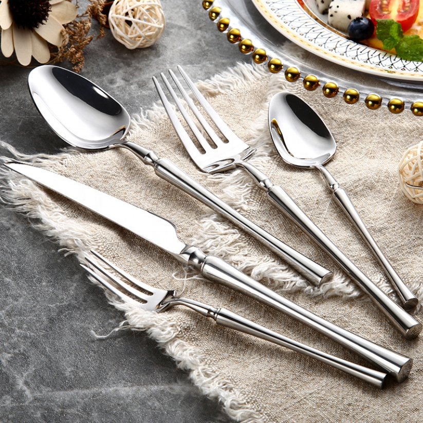 Classic Stainless Steel Cutlery Set with Elegant Handles