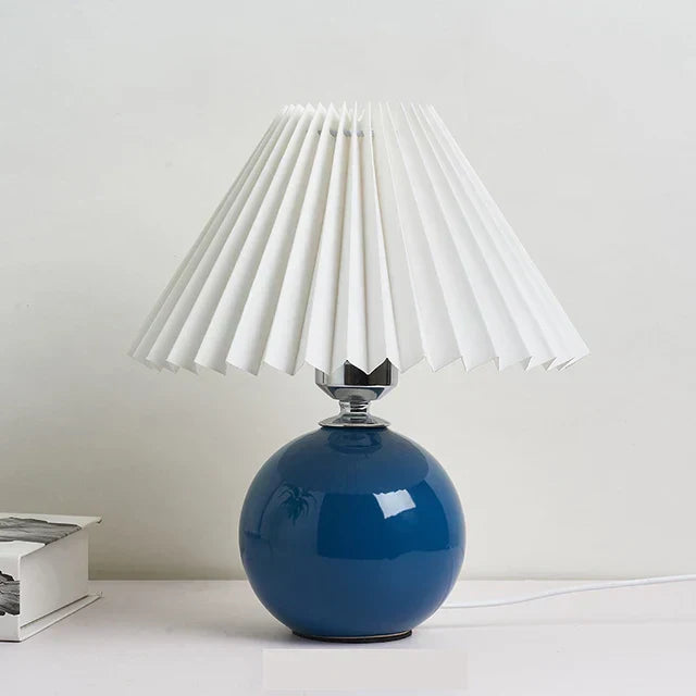 Classic Table Lamp with Foldable Lampshade for Warm Light