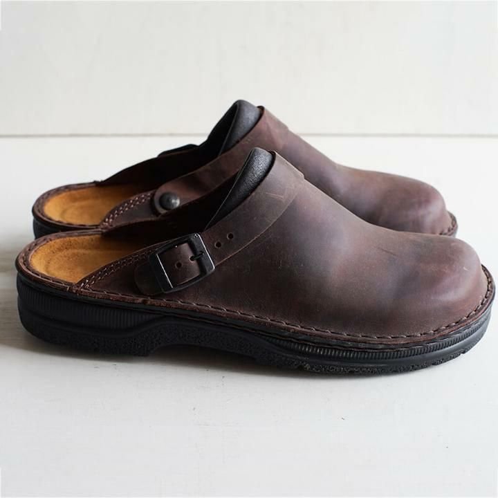 Comfortable slip-on clogs, stylish and durable