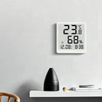 Digital thermohygrometer with accurate display
