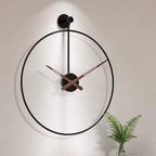 Effortless modern wall clock