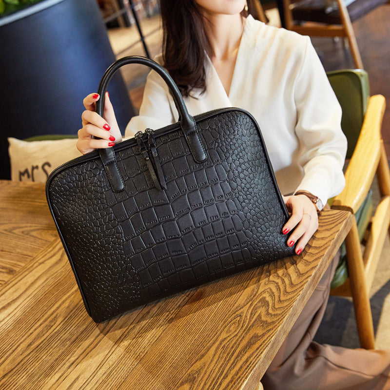 Elegant Laptop Bag in Luxurious Crocodile-Effect Finish