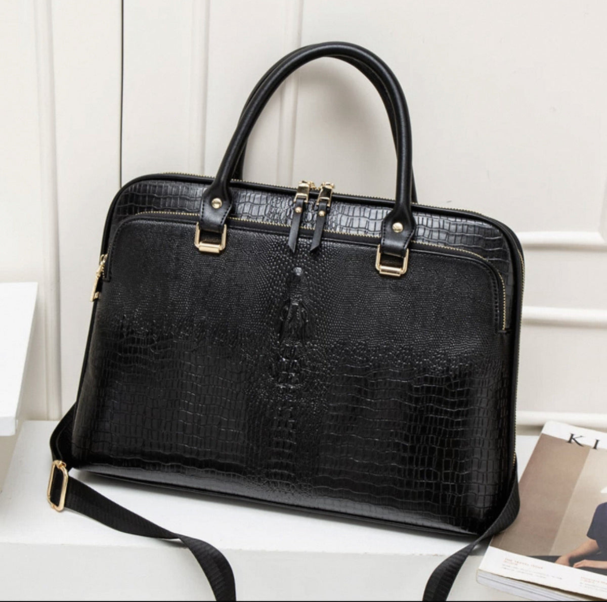 Elegant Laptop Bag in Luxurious Crocodile-Effect Finish