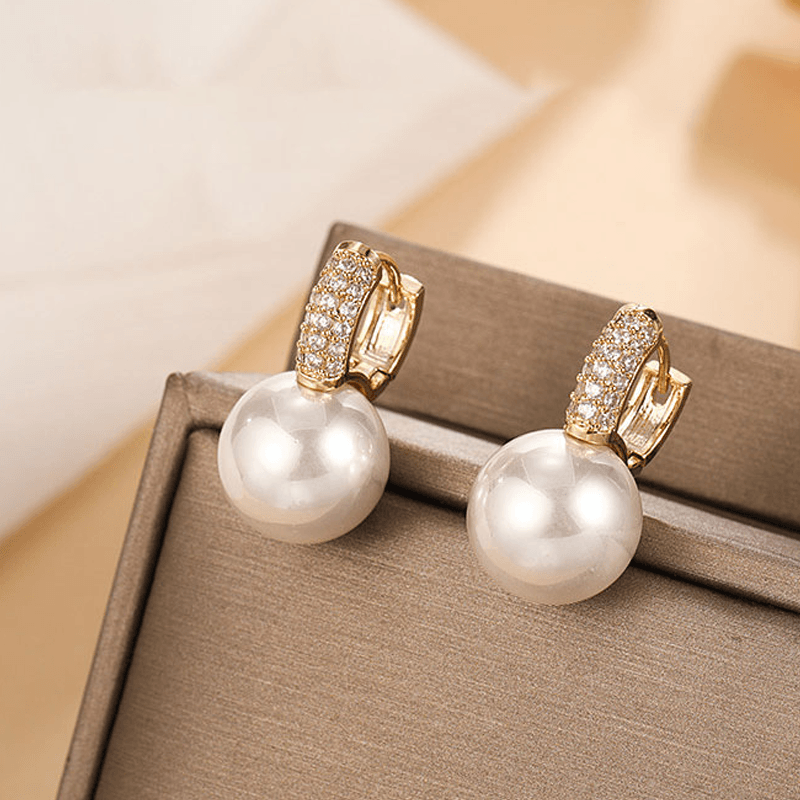 Emerald pearl earrings