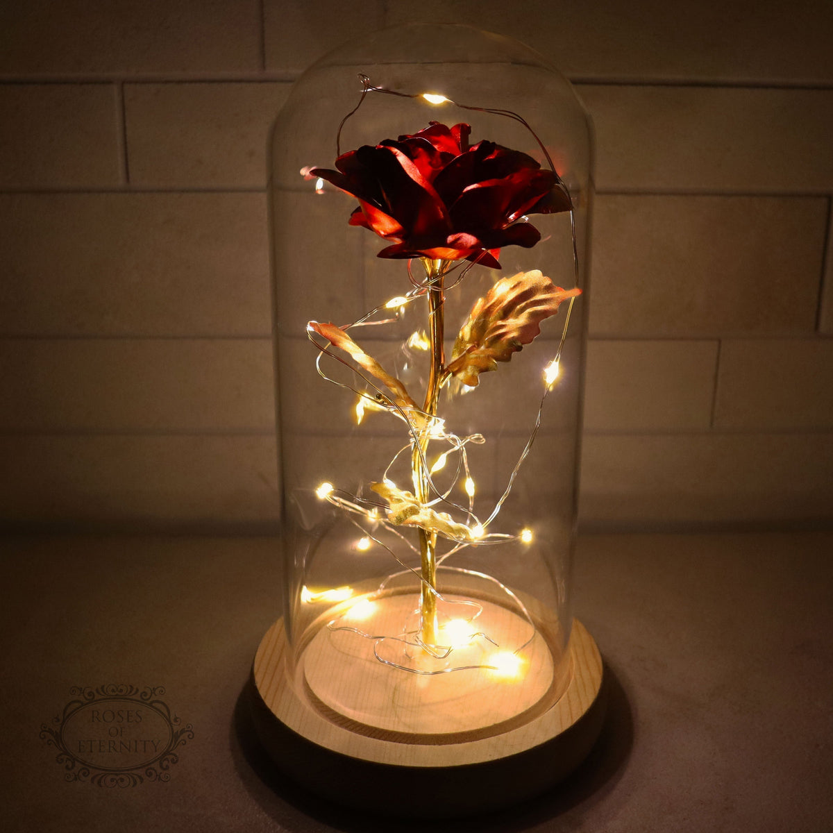 Eternal Rose – Gold Rose in Glass Dome with LED Lighting