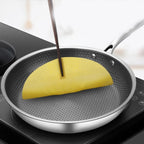 Frying pan with pixel technology – high-quality non-stick coating for perfect, even cooking