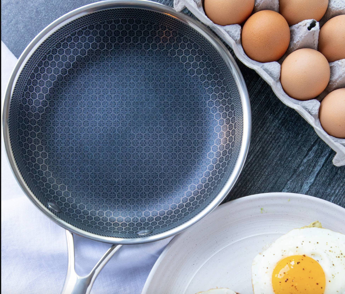 Frying pan with pixel technology – high-quality non-stick coating for perfect, even cooking