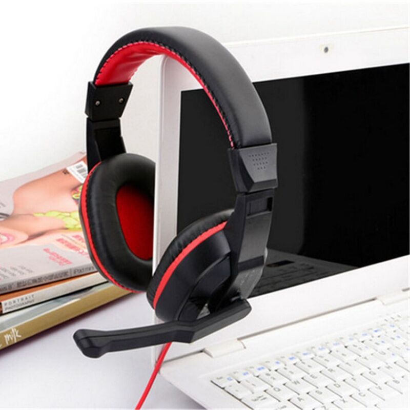 Gaming Headset with High-Quality Noise Isolation and Flexible Microphone