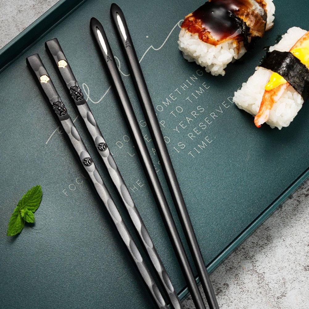 Hand-Painted Chopsticks – Tradition and Class