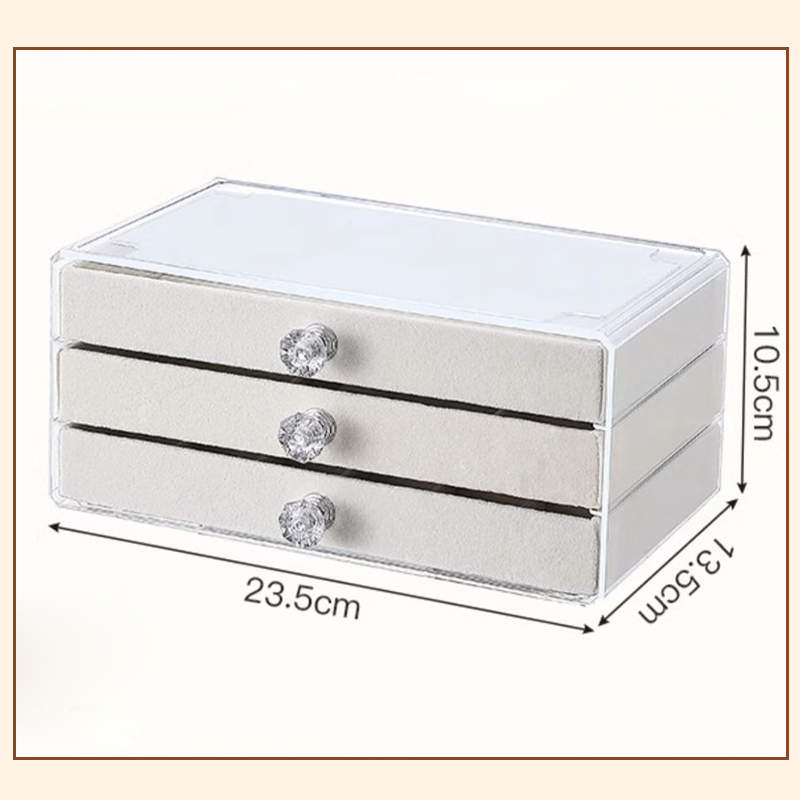 Jewellery storage box with anti-tarnish protection