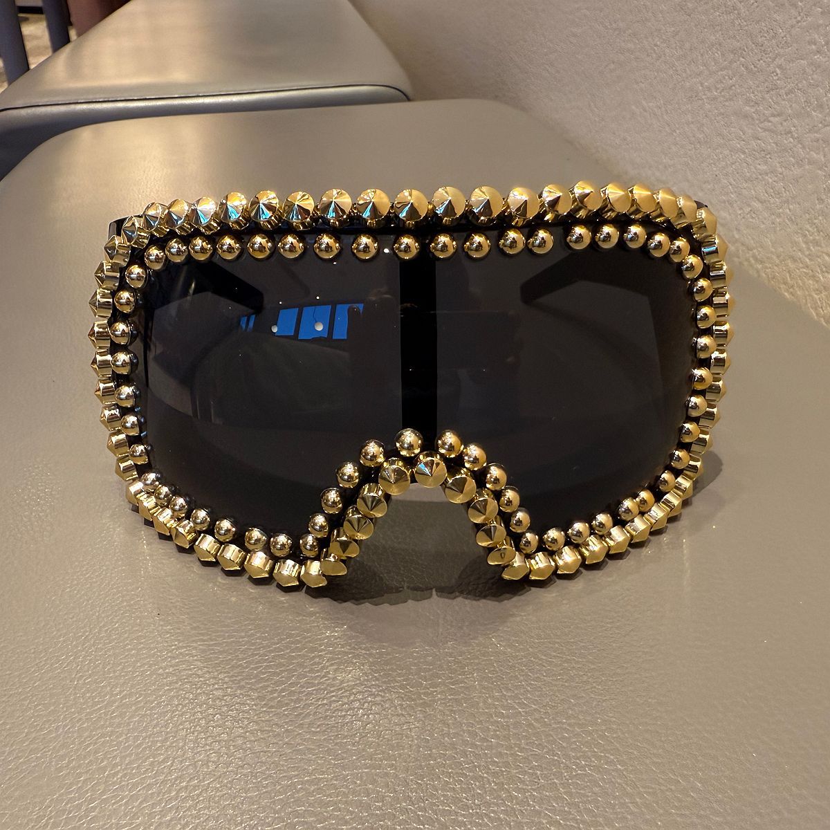Ladies' Fashionable Ski Goggles with Glamorous Rhinestone Embellishment
