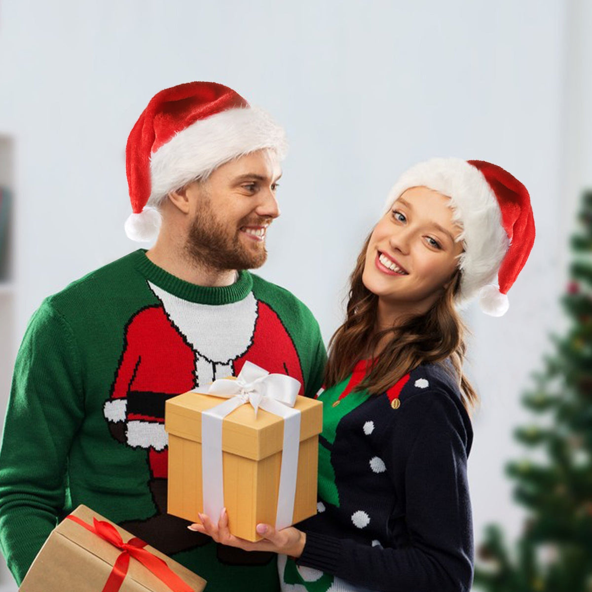 Light-Up Christmas Hat with LED Lights – Soft Plush Santa Hat