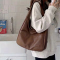 LuxeTote Leather Handbag – Stylish Everyday Essential