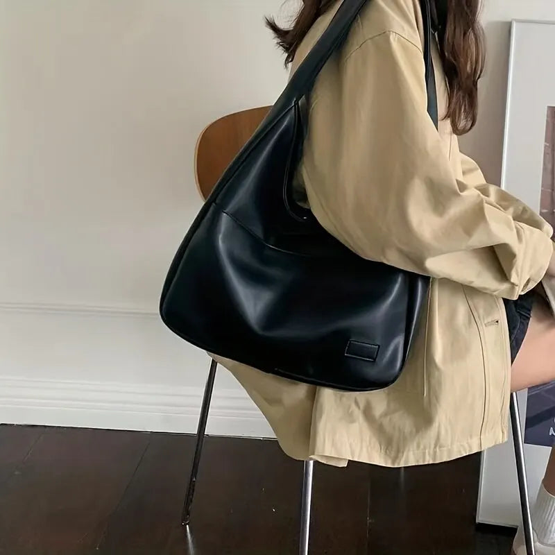 LuxeTote Leather Handbag – Stylish Everyday Essential