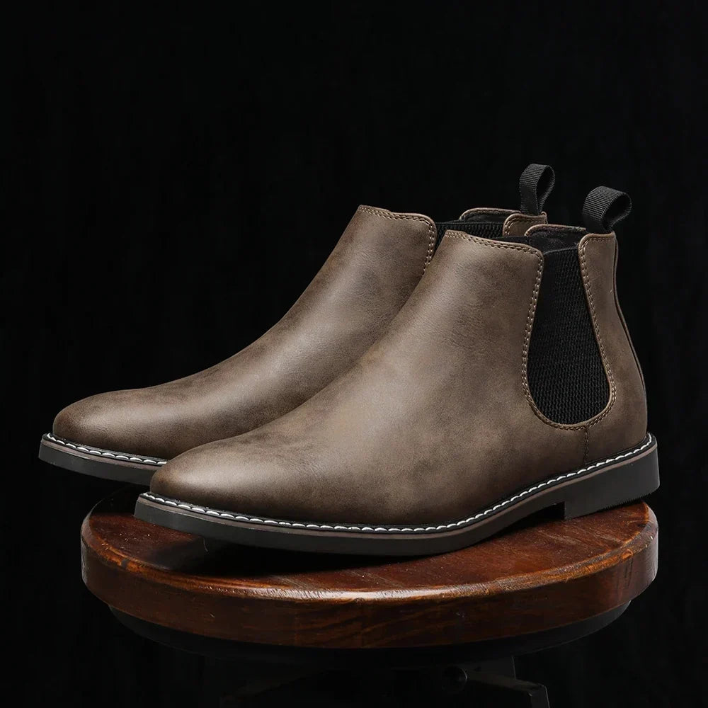 Men's Chelsea boots with side elastics and pull tab, contrast-stitched sole, 3 colours or 3-pair set, sizes US 6–12