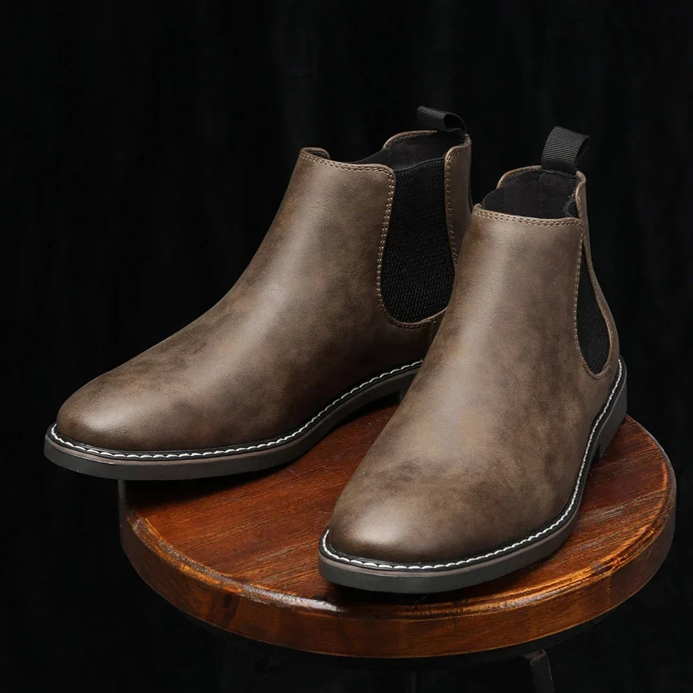 Men's Chelsea boots with side elastics and pull tab, contrast-stitched sole, 3 colours or 3-pair set, sizes US 6–12