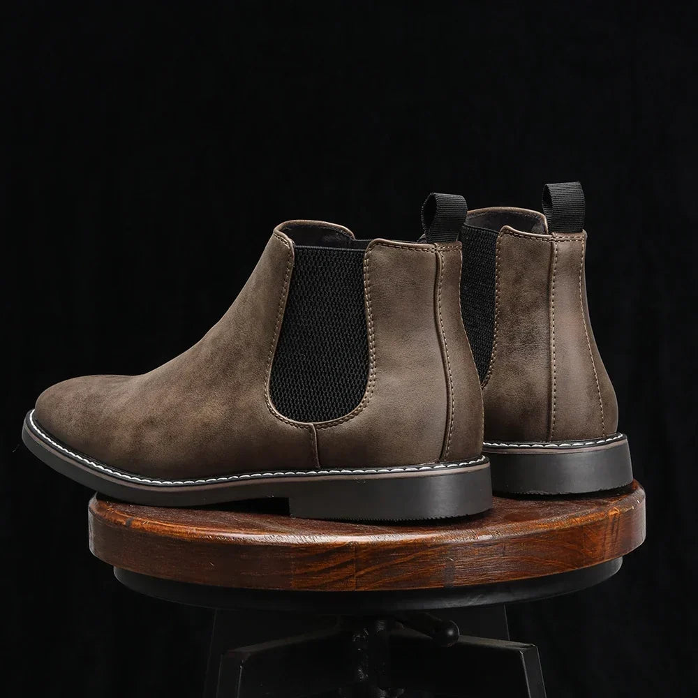 Men's Chelsea boots with side elastics and pull tab, contrast-stitched sole, 3 colours or 3-pair set, sizes US 6–12