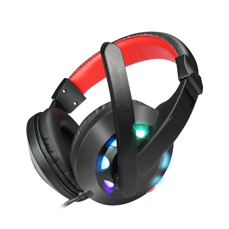 Men's gaming headset with noise-cancelling microphone