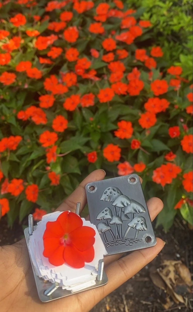 Boneroshop | Mini Flower Press | Compact Botanical Keepsake Maker | Portable Craft Tool