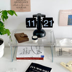 Minimalist Flip Clock with Automatic Rotation