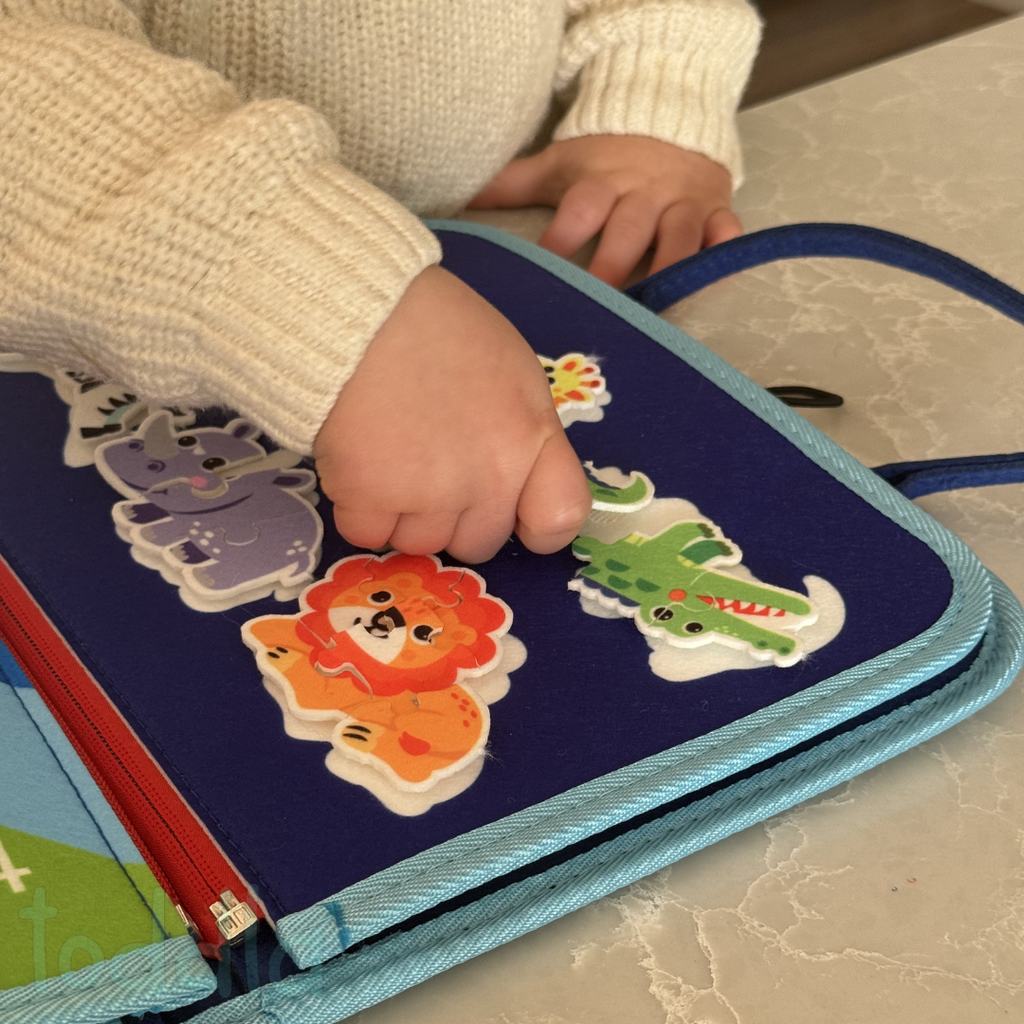 Boneroshop Montessori Busy Board