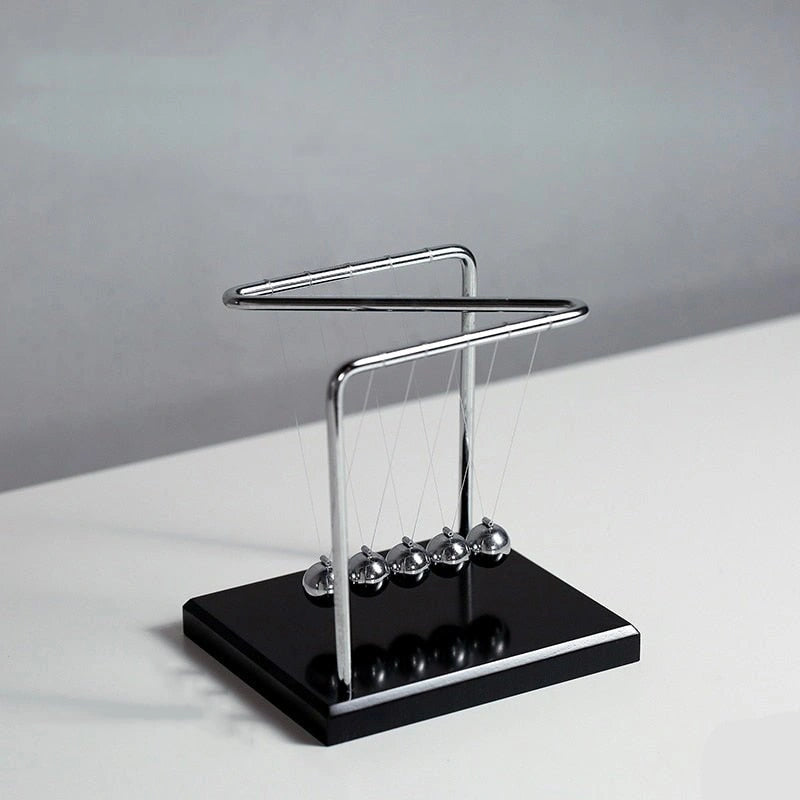 Newton's Pendulum Shape Z