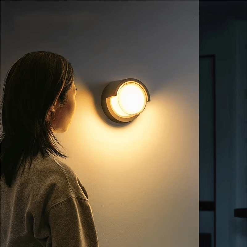 Outdoor wall light | Integrated warm white LED | Weatherproof