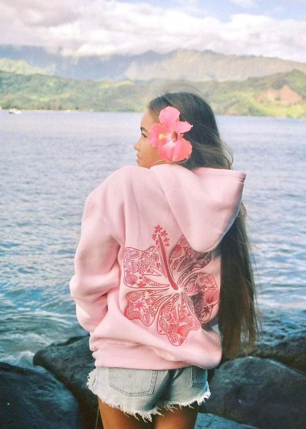 Oversized Hoodie with Tropical Print - Comfortable Streetwear