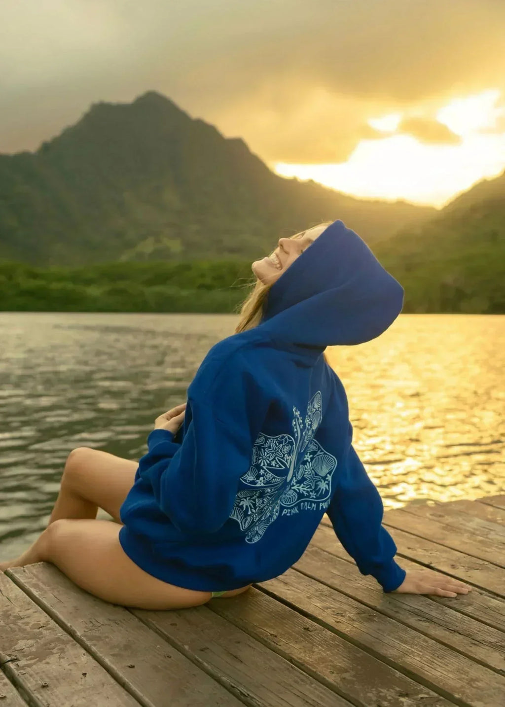 Oversized Hoodie with Tropical Print - Comfortable Streetwear