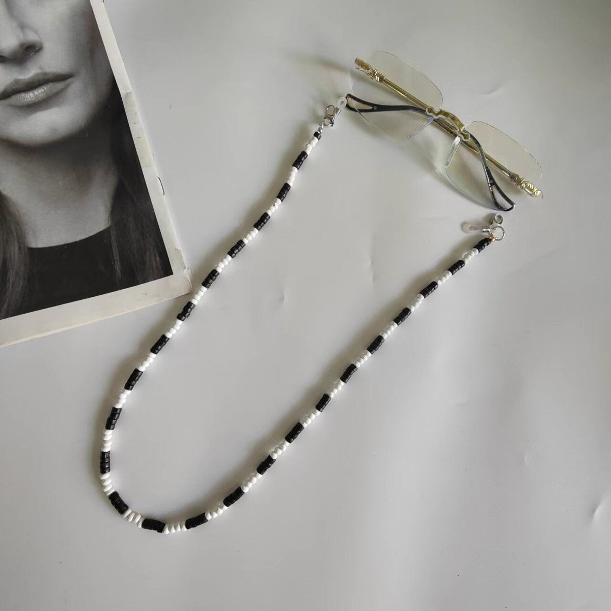 Pearl glasses chain