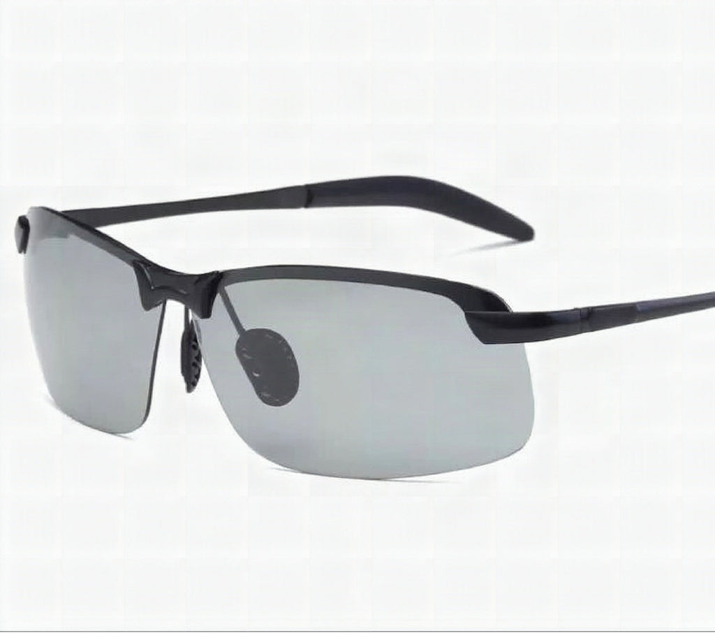 Photochromic sunglasses with polarised anti-glare lenses
