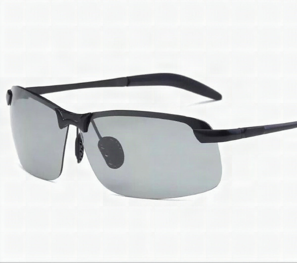 Photochromic sunglasses with polarised anti-glare lenses