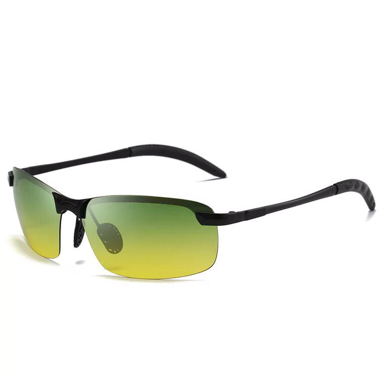 Photochromic sunglasses with polarised anti-glare lenses