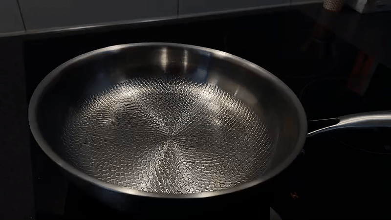 Premium Titanium Frying Pan for All Hobs – Cook Healthier and For Lasting Durability