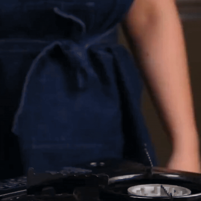 Premium Titanium Frying Pan for All Hobs – Cook Healthier and For Lasting Durability