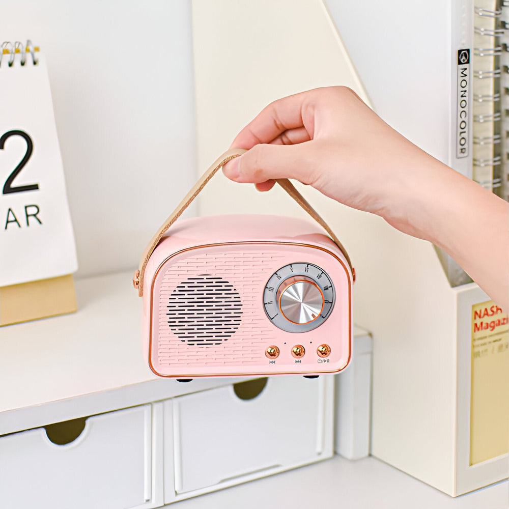 Retro Bluetooth Speaker in Vintage Radio Design with Wireless Sound System
