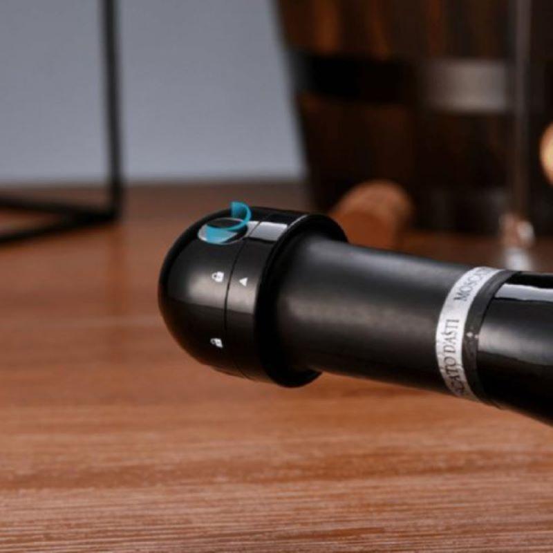 Silicone sealed wine, beer and champagne stopper