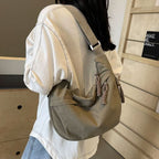 Stylish shoulder bag for everyday & leisure use