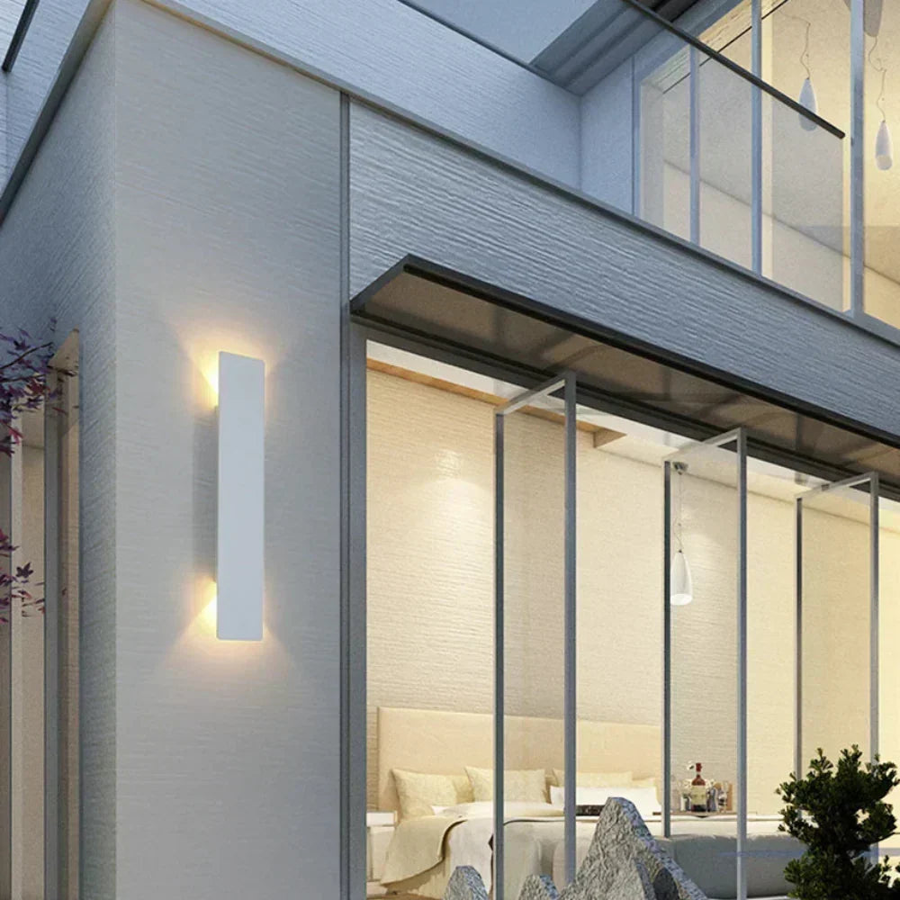 Waterproof Aluminium Outdoor LED Wall Light with Up-Down Lighting