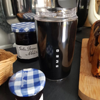 LuxeTherm 500ml insulated cup maintaining beverage temperature throughout the day