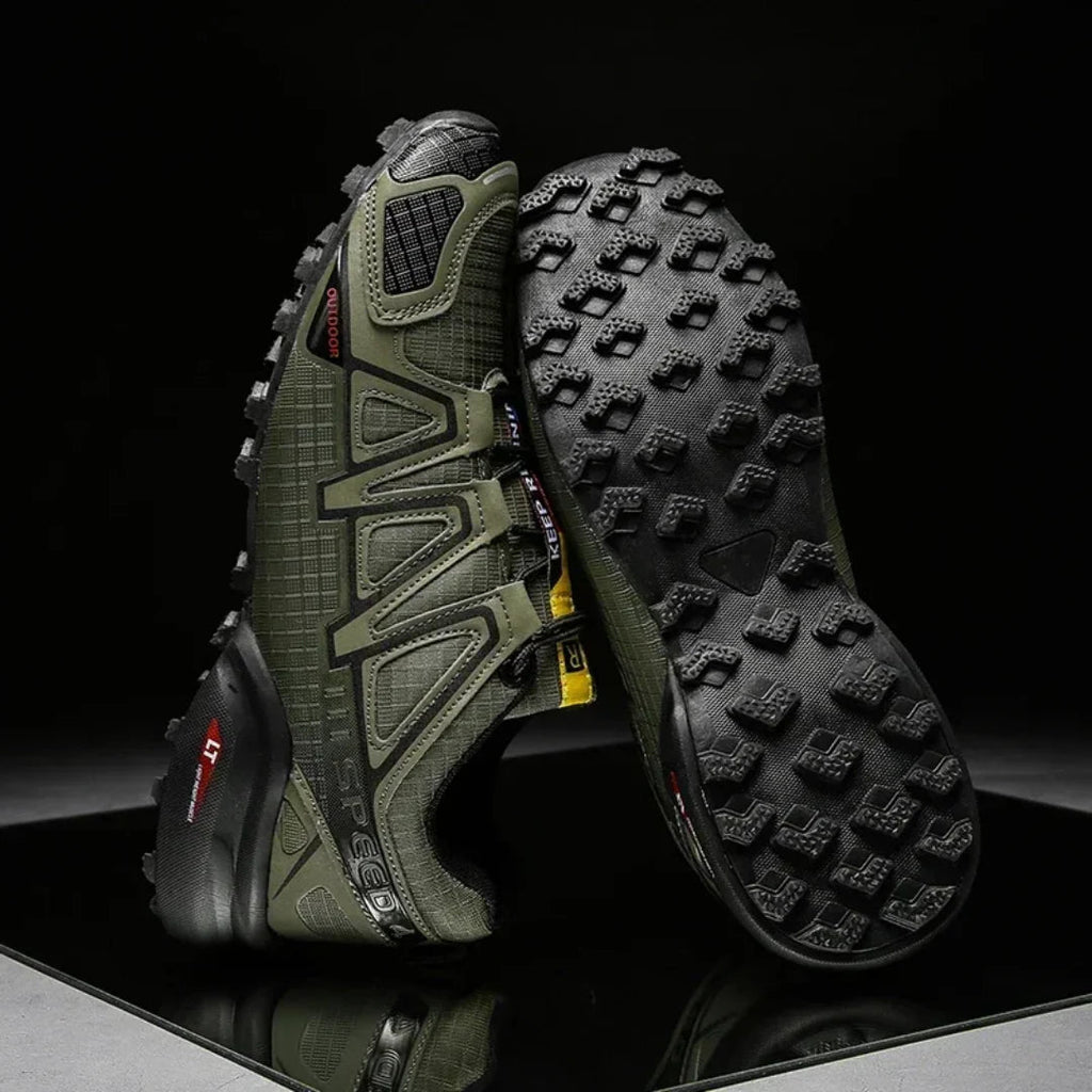 SpeedCross IV trainers heel counter detail displaying anti-puncture ergonomic construction.