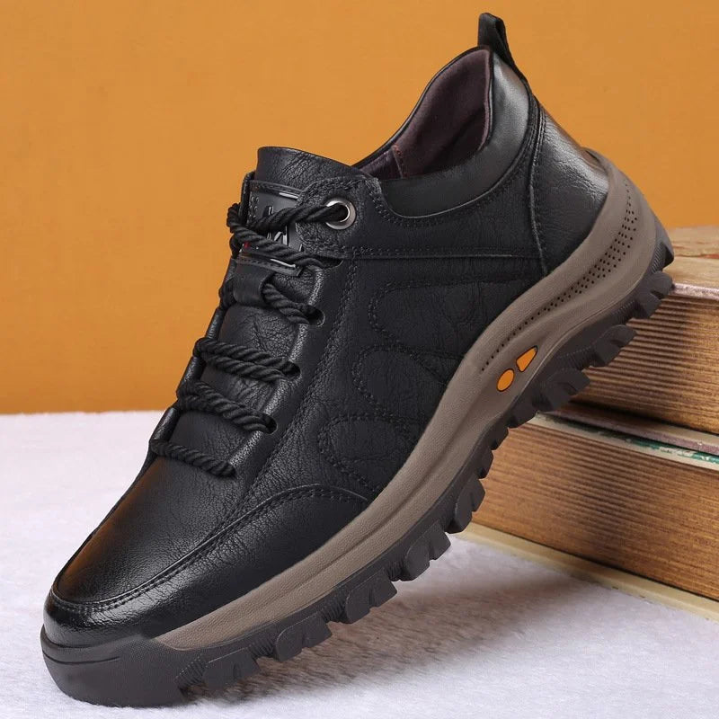 Men's orthopaedic boots highlighting key benefits: pain reduction, posture correction and even pressure distribution.