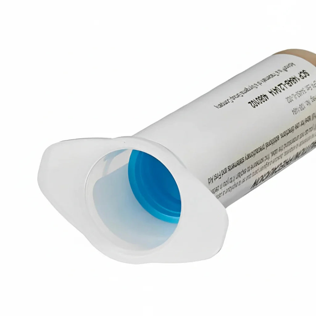 Pest control gel syringe for reliable cockroach removal